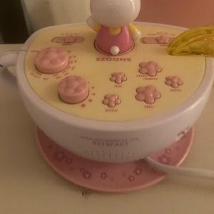 hello kitty radio color pink with amfm